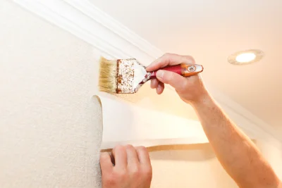 Pose de papier peint à Châtillon-en-Vendelais — revêtements muraux et toiles de verre